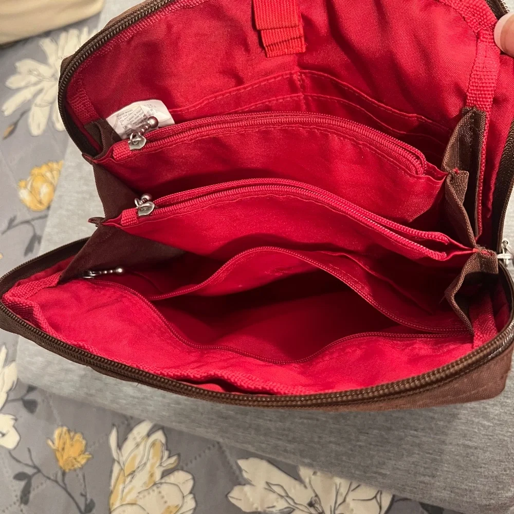 Baggallini Crossbody Bag - Picture 5 of 15